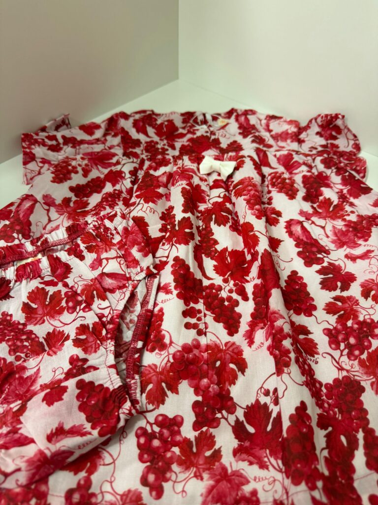 Vestido Branco com Flores e Frutas Vermelha + calcinha (18meses)