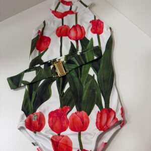 Maio Branco com Flores Vermelha e Cinto (1 ano)