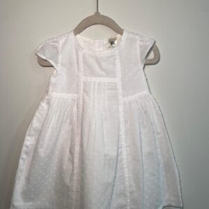 Vestido Branco em Poá com Renda