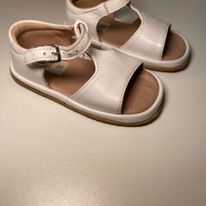 Sandália Infantil Branca Clássica (20)