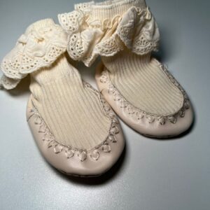 Sapatilha Delicada com Meia Rendada (10cm)