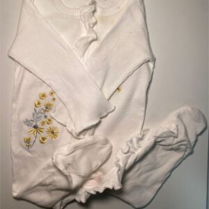 Pijama Branco com Flores Amarelas