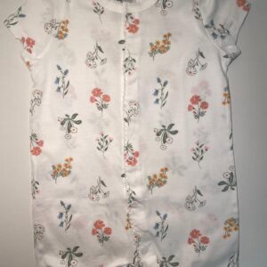 Macacão Curto Branco com Flores