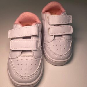 Tênis Branco com Velcro 🤍👟