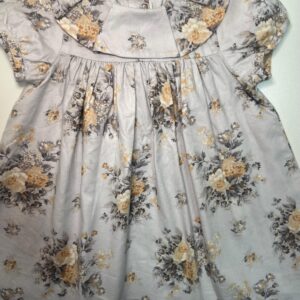 Vestido Floral Delicado com Babados
